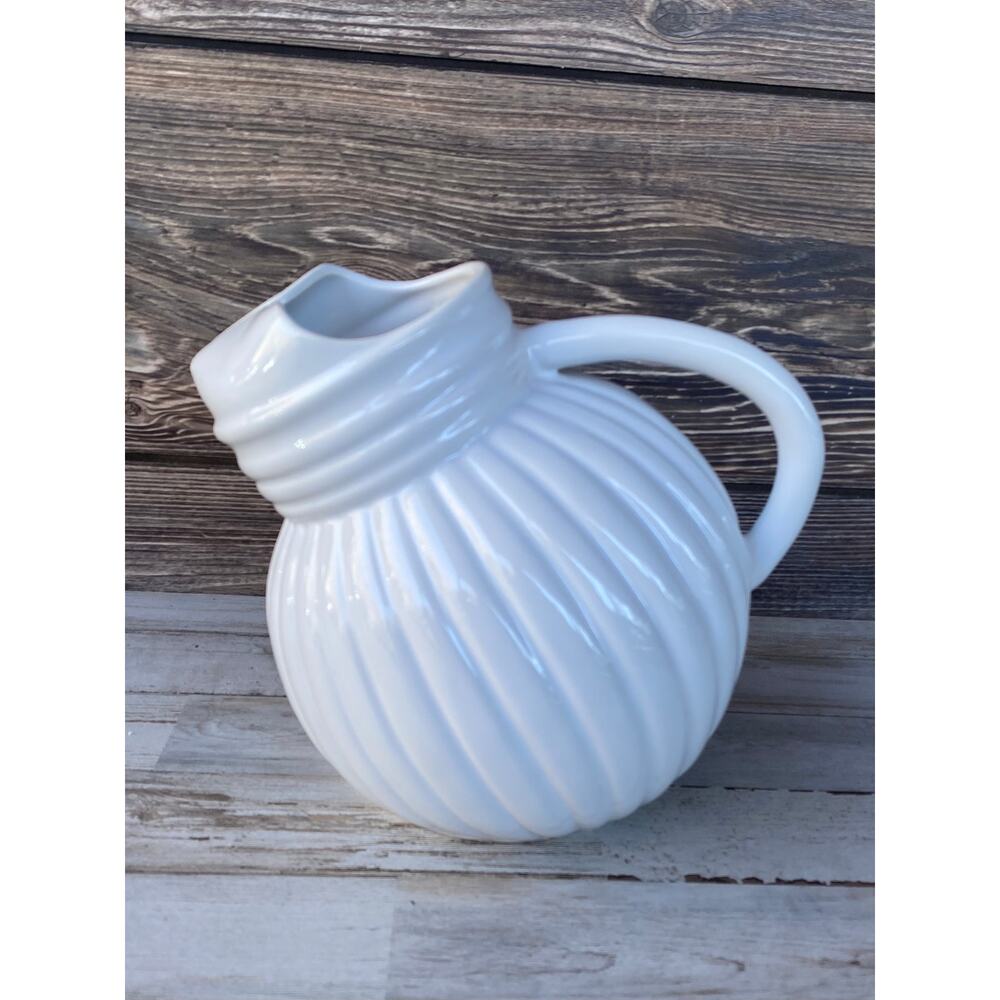 Betty Crocker 2.5 QT White Round Fluted Pitcher Stoneware H100705